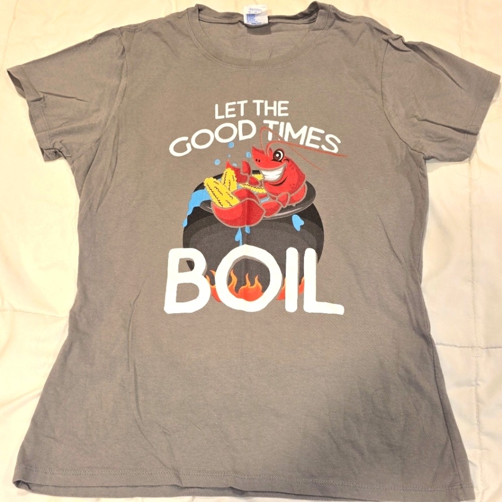 Gray Graphic T-Shirt with Crawfish Design